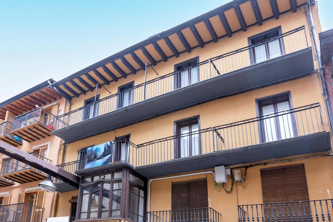 Heritage Apartments Cerdanya Al Carrer Major I Parking Puigcerda Luaran gambar